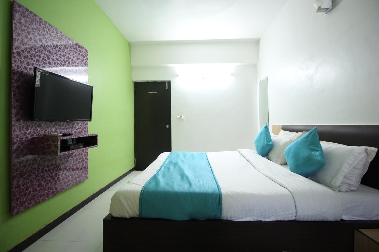 Hotel Hillton Gandhinagar Eksteriør billede