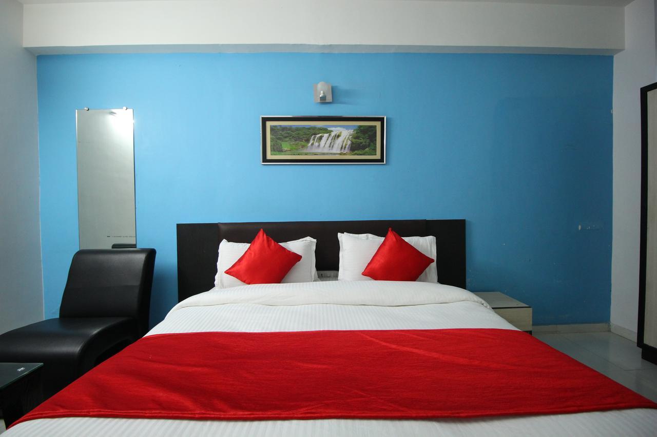 Hotel Hillton Gandhinagar Eksteriør billede