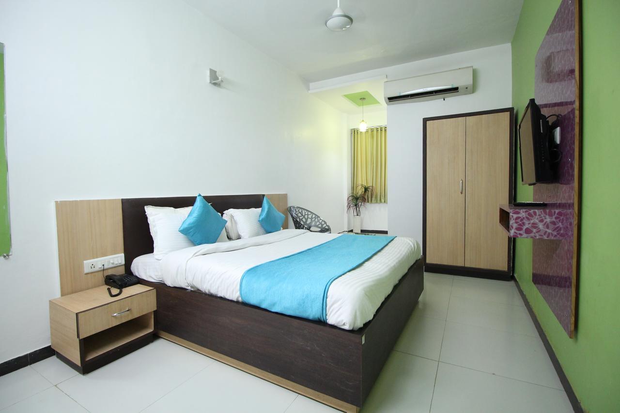 Hotel Hillton Gandhinagar Eksteriør billede