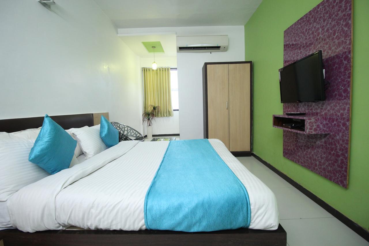 Hotel Hillton Gandhinagar Eksteriør billede