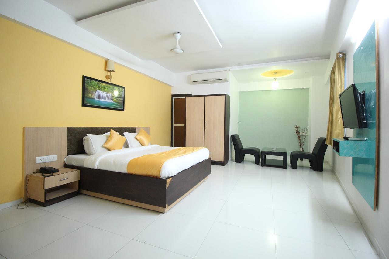 Hotel Hillton Gandhinagar Eksteriør billede