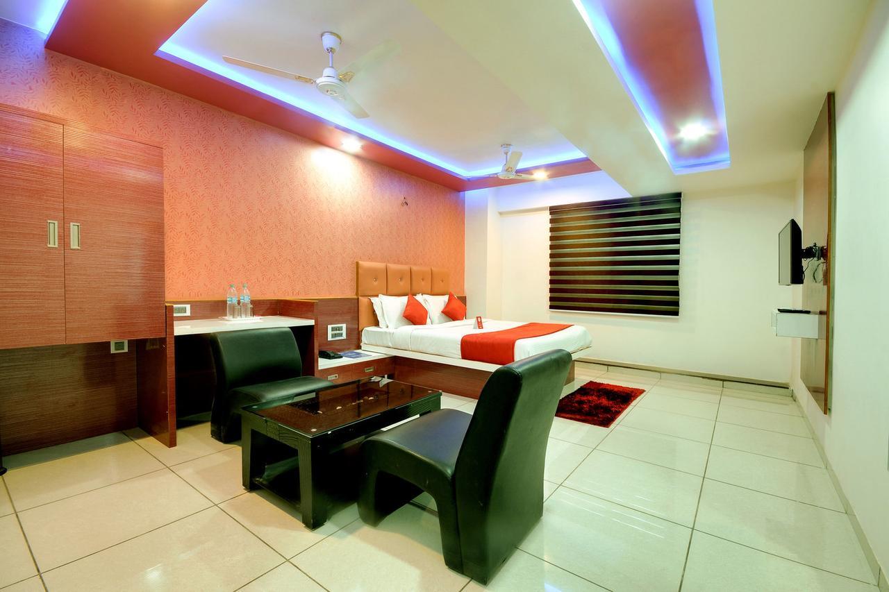 Hotel Hillton Gandhinagar Eksteriør billede