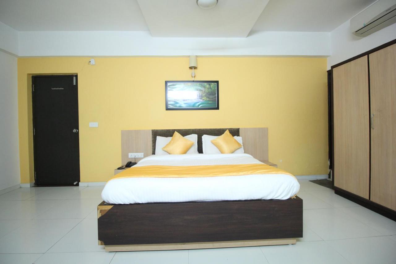 Hotel Hillton Gandhinagar Eksteriør billede